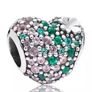 Gleaming Clover Heart Spacer Charm